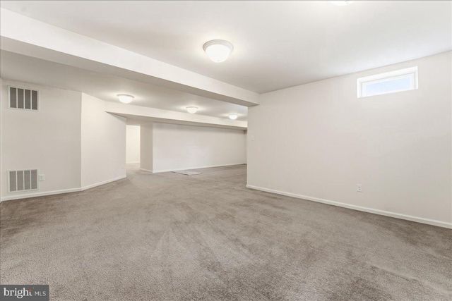 704 VARGA CIR, Florence, NJ 08518