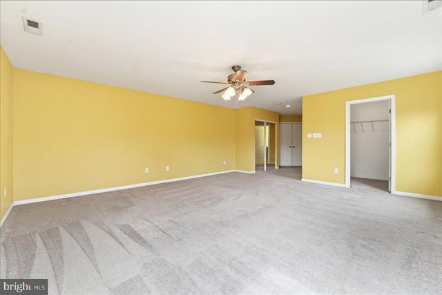 704 VARGA CIR, Florence, NJ 08518
