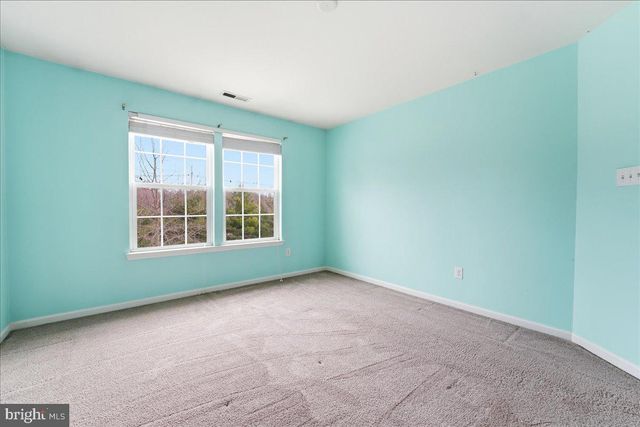 704 VARGA CIR, Florence, NJ 08518