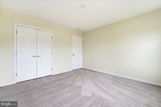 704 VARGA CIR, Florence, NJ 08518