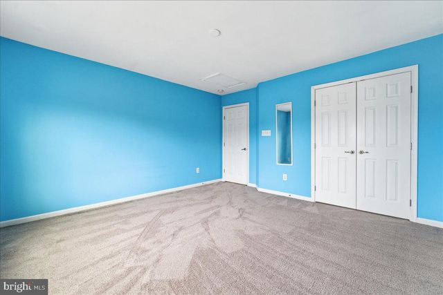 704 VARGA CIR, Florence, NJ 08518