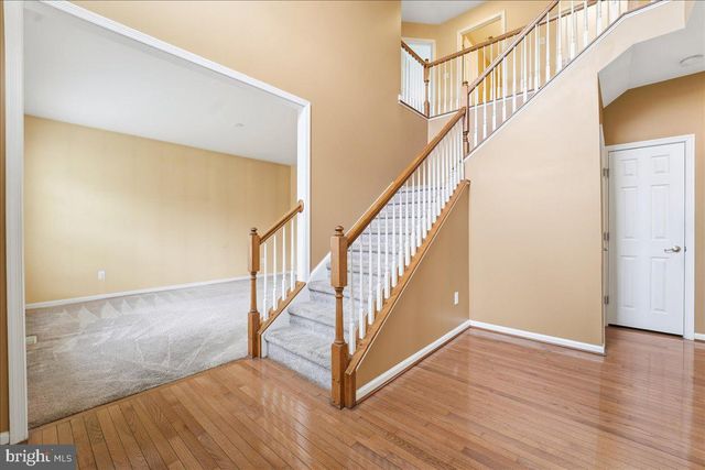704 VARGA CIR, Florence, NJ 08518