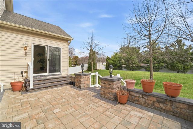 704 VARGA CIR, Florence, NJ 08518