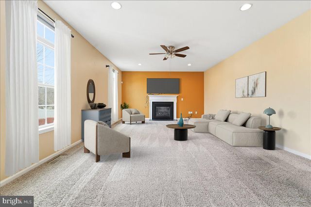 704 VARGA CIR, Florence, NJ 08518