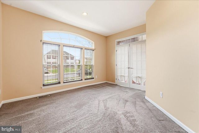 704 VARGA CIR, Florence, NJ 08518