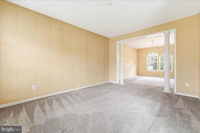 704 VARGA CIR, Florence, NJ 08518