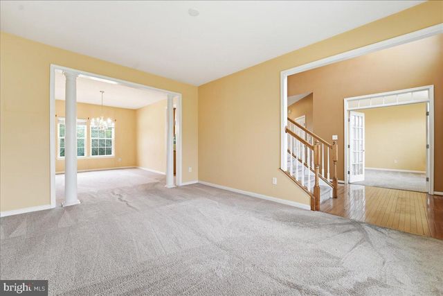 704 VARGA CIR, Florence, NJ 08518
