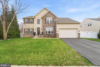 704 VARGA CIR, Florence, NJ 08518