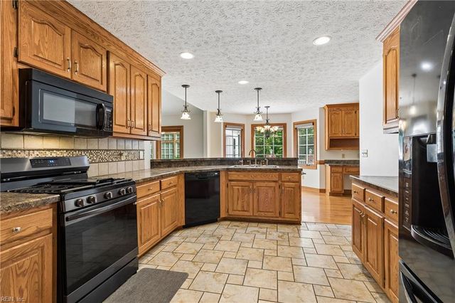 4202 Hall Oaks DR, Gloucester, VA 23061