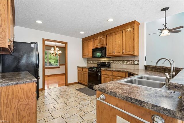 4202 Hall Oaks DR, Gloucester, VA 23061