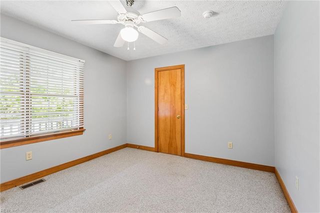 4202 Hall Oaks DR, Gloucester, VA 23061