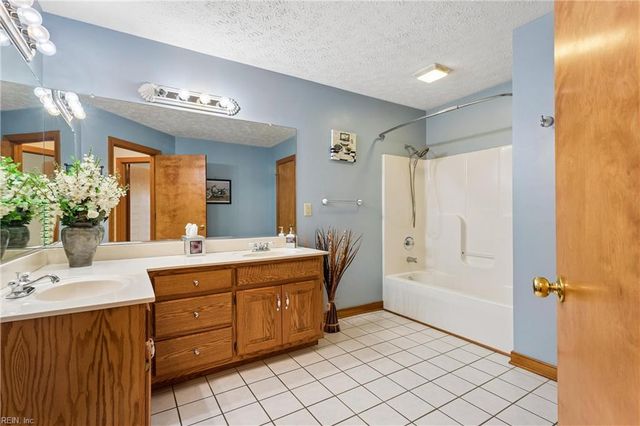 4202 Hall Oaks DR, Gloucester, VA 23061