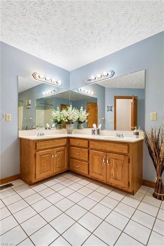 4202 Hall Oaks DR, Gloucester, VA 23061