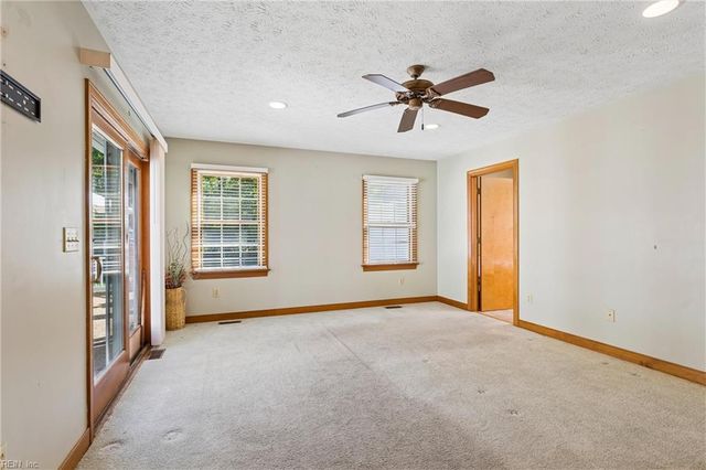 4202 Hall Oaks DR, Gloucester, VA 23061