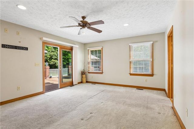 4202 Hall Oaks DR, Gloucester, VA 23061