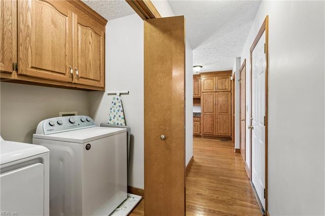 4202 Hall Oaks DR, Gloucester, VA 23061
