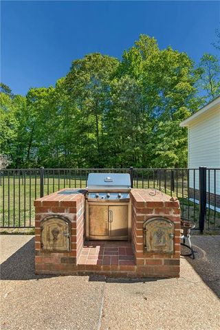 4202 Hall Oaks DR, Gloucester, VA 23061