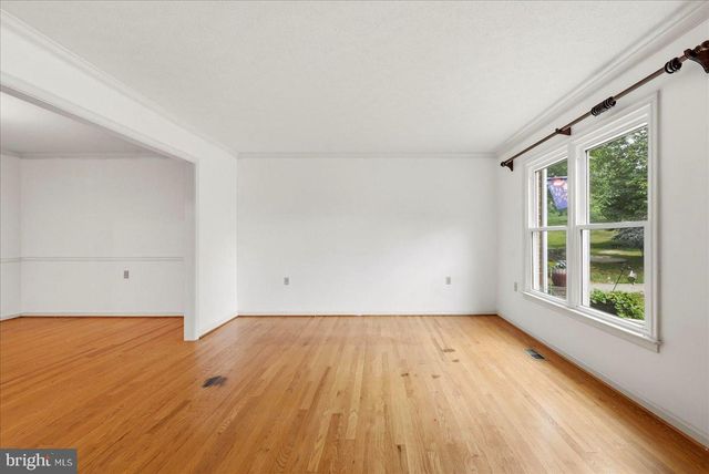 913 ORCHARD HILL DR, Winchester, VA 22601