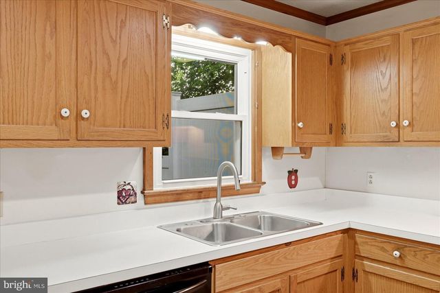 913 ORCHARD HILL DR, Winchester, VA 22601