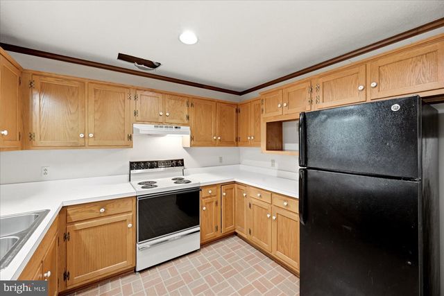 913 ORCHARD HILL DR, Winchester, VA 22601