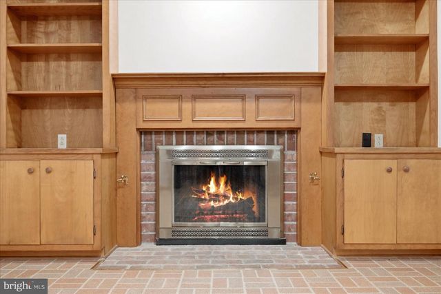 913 ORCHARD HILL DR, Winchester, VA 22601