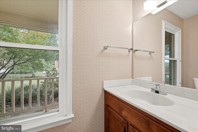 913 ORCHARD HILL DR, Winchester, VA 22601
