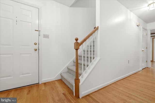913 ORCHARD HILL DR, Winchester, VA 22601