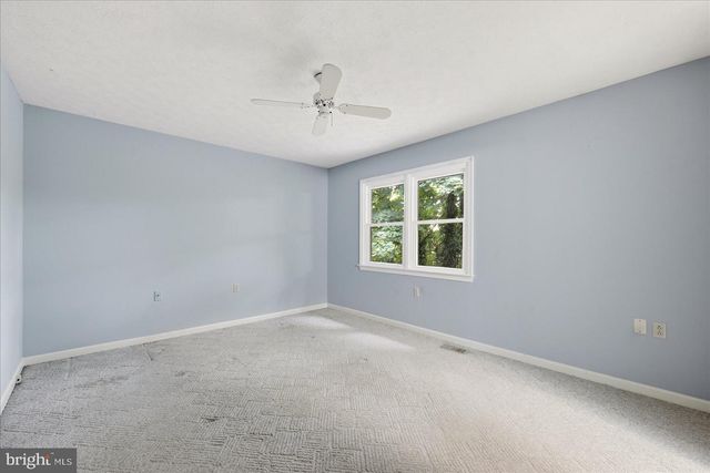 913 ORCHARD HILL DR, Winchester, VA 22601