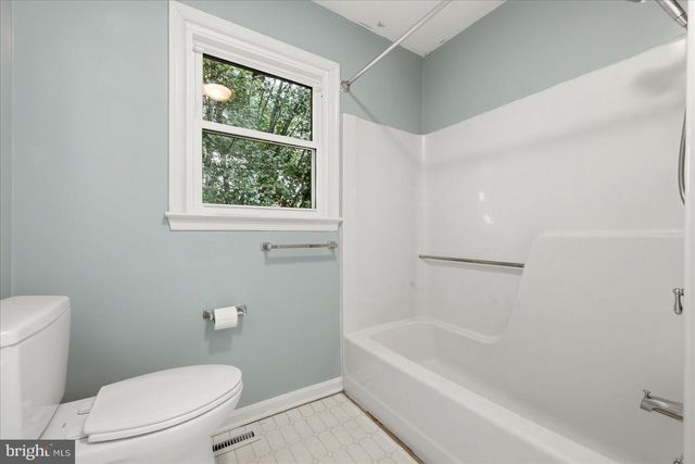913 ORCHARD HILL DR, Winchester, VA 22601