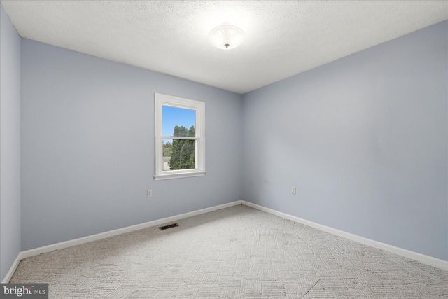 913 ORCHARD HILL DR, Winchester, VA 22601
