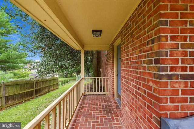913 ORCHARD HILL DR, Winchester, VA 22601
