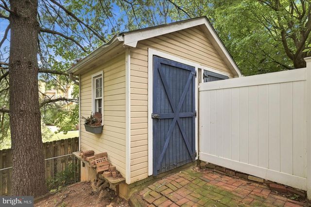 913 ORCHARD HILL DR, Winchester, VA 22601