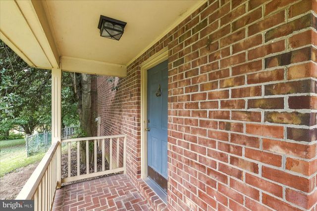 913 ORCHARD HILL DR, Winchester, VA 22601