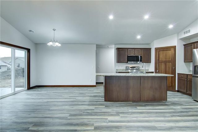 151 Fairview Court, Menomonie, WI 54751