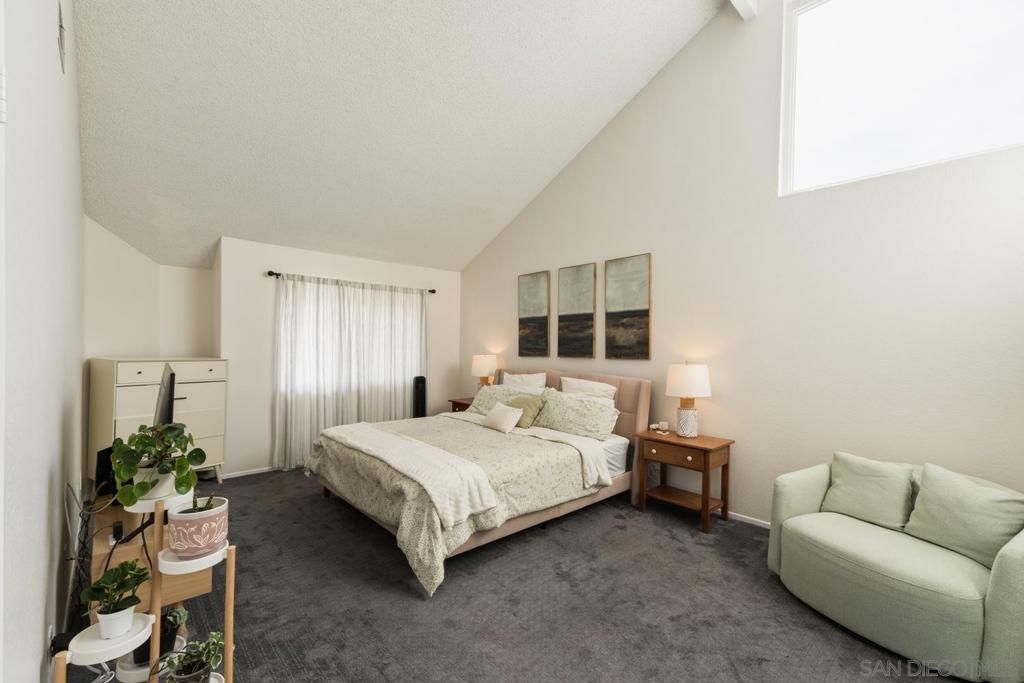 Image 15 of property listing at 895 Connors Ct, Claremont, CA 91711