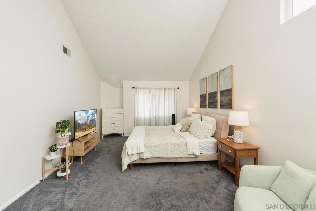 Image 17 of property listing at 895 Connors Ct, Claremont, CA 91711