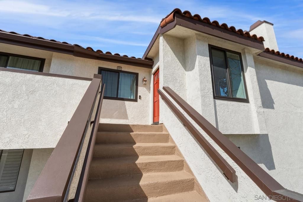 Image 32 of property listing at 895 Connors Ct, Claremont, CA 91711