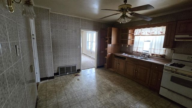 759 Emerald Street, Muskegon, MI 49442