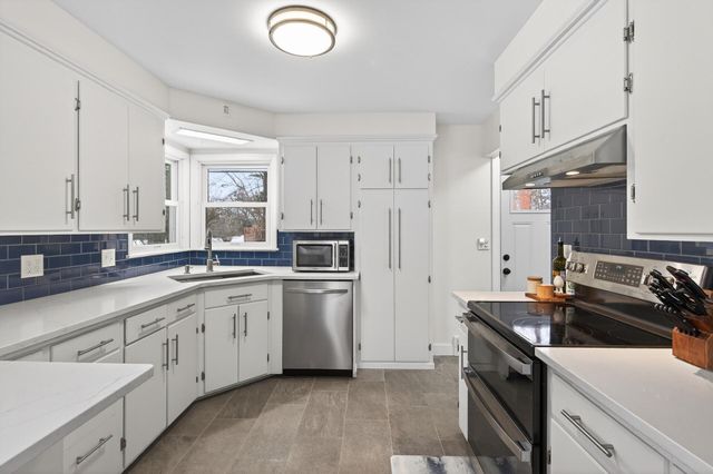 408 Natchez Avenue S, Golden Valley, MN 55416