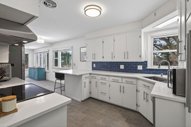 408 Natchez Avenue S, Golden Valley, MN 55416