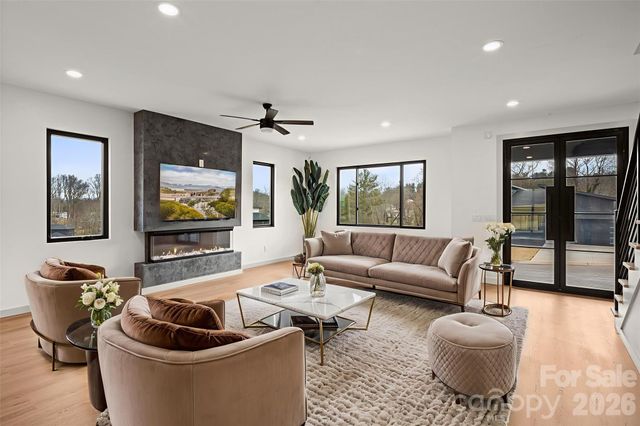 6 Scott Meadows Drive 33, Asheville, NC 28806