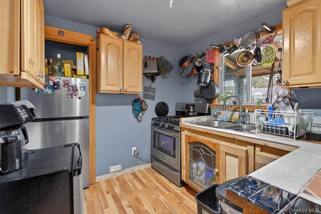 15 Court Avenue, Greenwood Lake, NY 10925