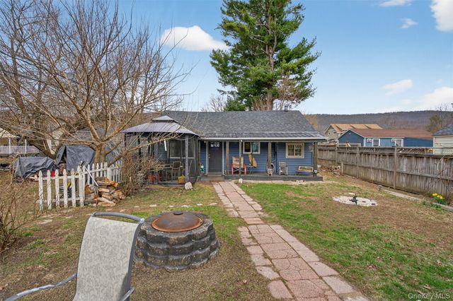 15 Court Avenue, Greenwood Lake, NY 10925