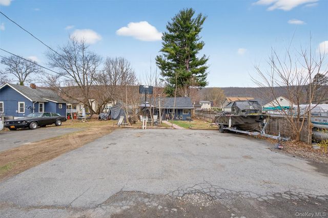 15 Court Avenue, Greenwood Lake, NY 10925