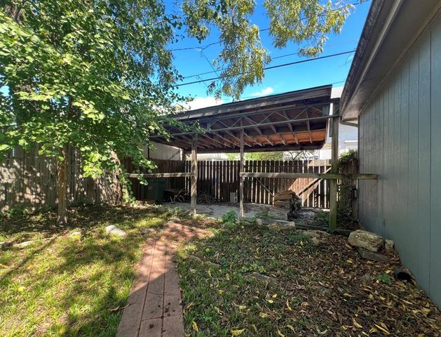 808 Mississippi Street, Lawrence, KS 66044