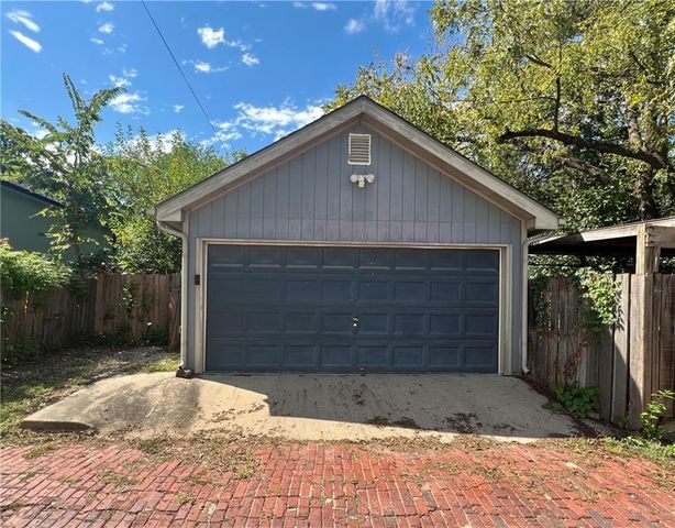 808 Mississippi Street, Lawrence, KS 66044