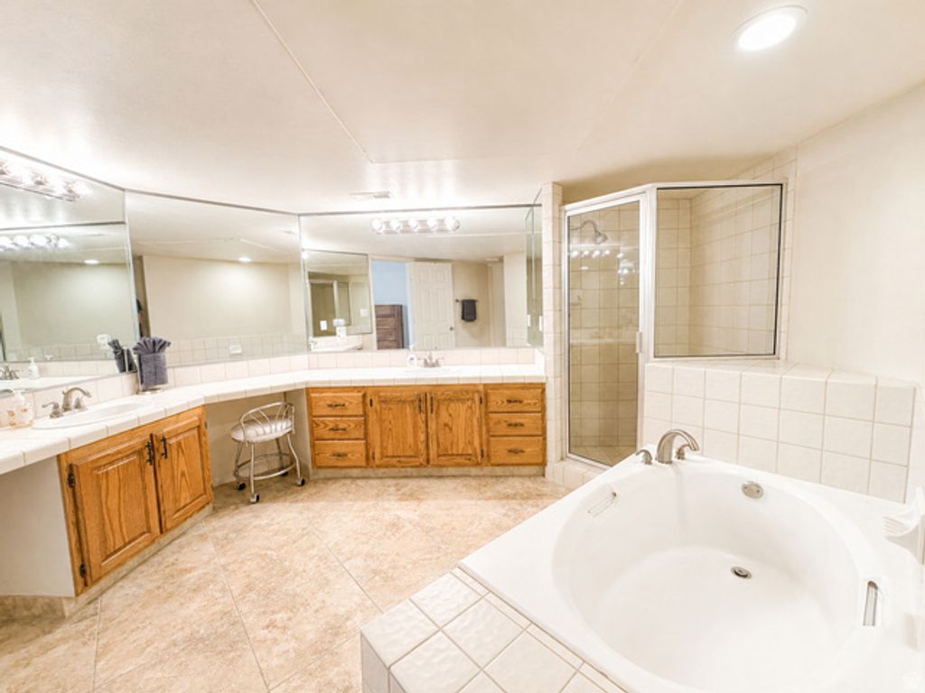 Image 12 of property listing at 1845 W CANYON VIEW DR #1605, St. George, UT 84770