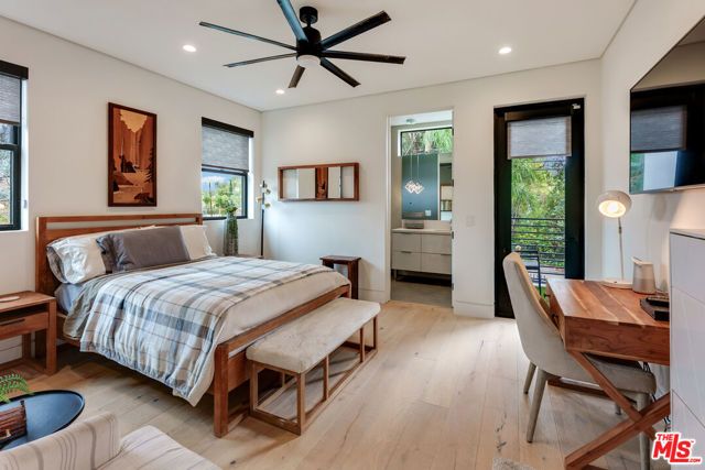 18589 Linnet Street, Tarzana (los Angeles), CA 91356