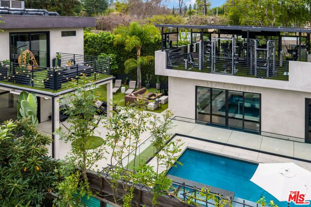 18589 Linnet Street, Tarzana (los Angeles), CA 91356