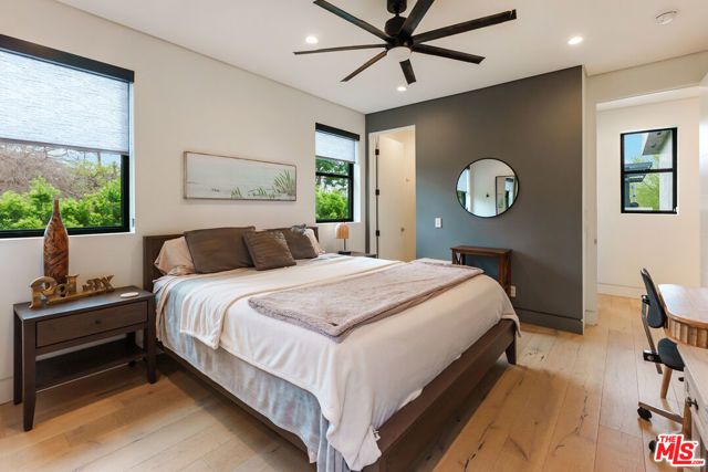 18589 Linnet Street, Tarzana (los Angeles), CA 91356